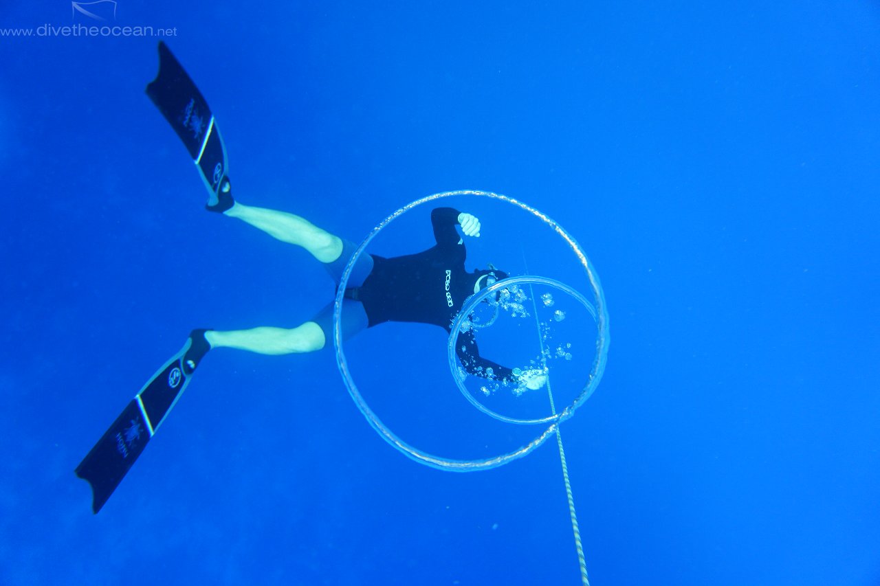 David Cani blowing cyrcles